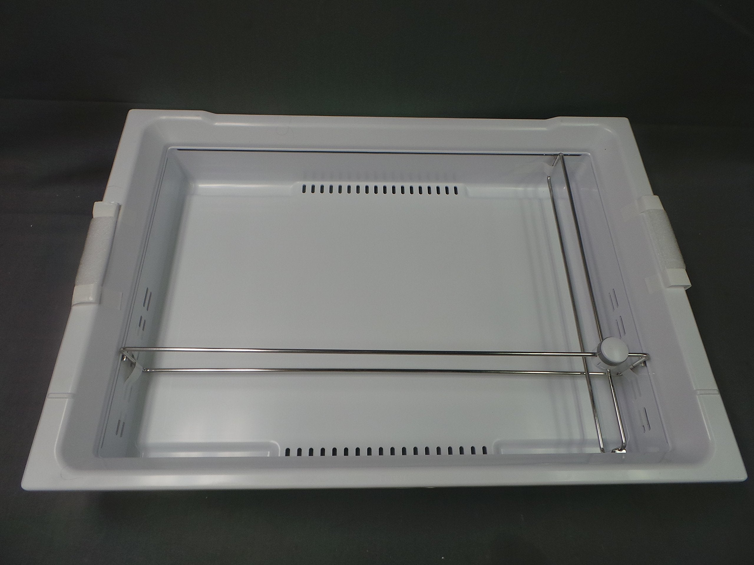 Samsung Refrigerator roller divider drawer DA97-11930A Samsung Refrigerator roller divider drawer DA97-11930A